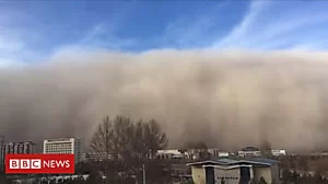 Huge sandstorm hits Chinese city